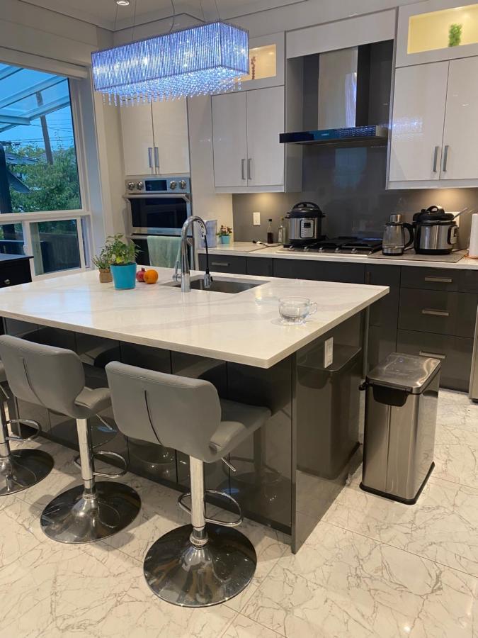 Six Minutes To Rupert Station Bed & Breakfast Vancouver Ngoại thất bức ảnh