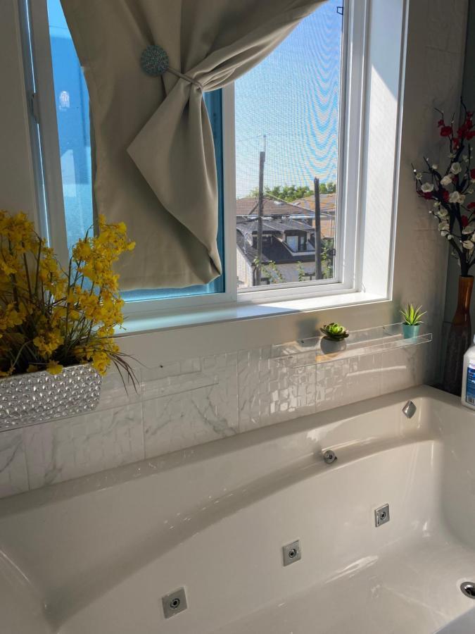 Six Minutes To Rupert Station Bed & Breakfast Vancouver Ngoại thất bức ảnh